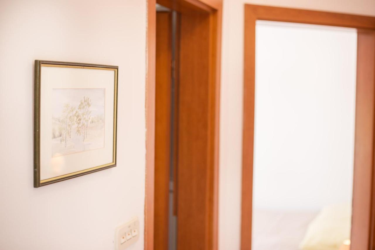 Apartments Lovas Vodice Ngoại thất bức ảnh