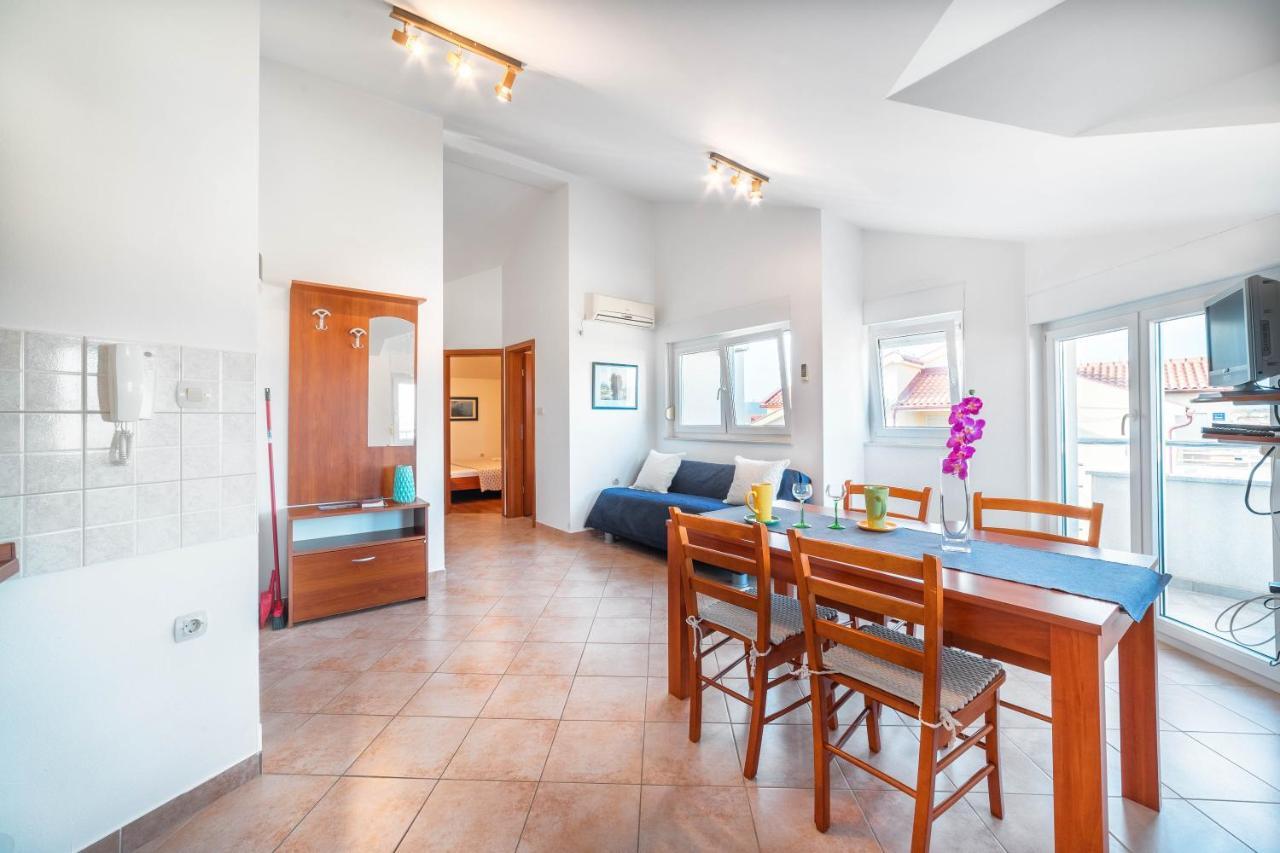 Apartments Lovas Vodice Ngoại thất bức ảnh